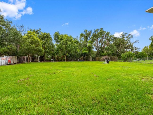 8714 N Meadowview Cir, House other with 2 bedrooms, 2 bathrooms and null parking in Tampa FL | Image 43