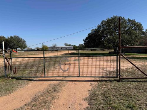 600 Old Spanish Trl, Buchanan Dam, TX, 78609-2533 | Card Image