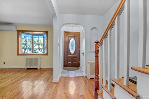 4713 215th St, Bayside, NY, 11361-3347 | Card Image