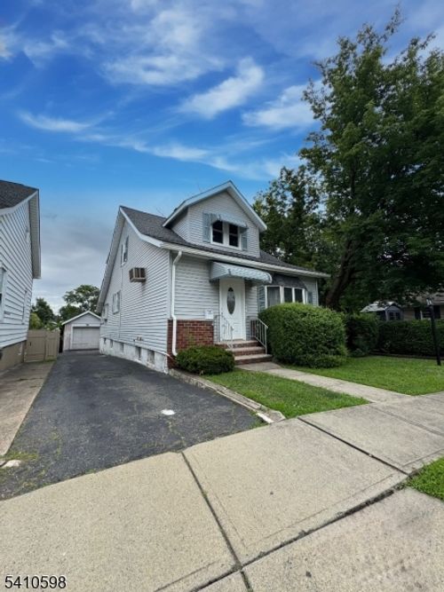 4 Zeliff Ave, Little Falls, NJ, 07424-1216 | Card Image
