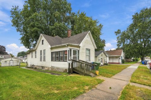 633 Locust Pl, Clinton, IA, 52732-7106 | Card Image