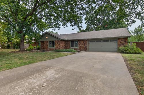 2417 Georgetown Dr, Bartlesville, OK, 74006-7528 | Card Image