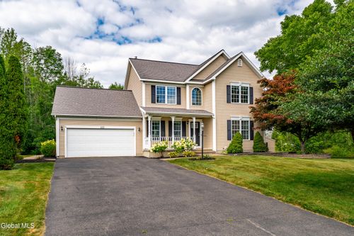 105 Sycamore Ct, Niskayuna, NY, 12309-3051 | Card Image