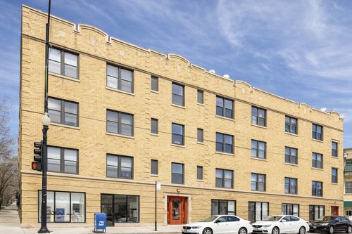 c-2-2956 W Montrose Ave, Chicago, IL, 60618-1413 | Card Image
