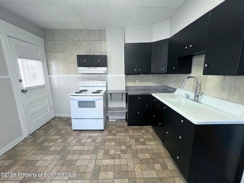 637 E Elm St, Scranton, PA, 18505-1705 | Card Image