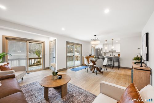 9-9 Carriage Dr, Simsbury, CT, 06070-2166 | Card Image