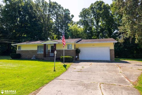 6543 Dalton Dr, Flushing, MI, 48433-2313 | Card Image