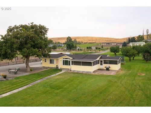 81700 Peach Tree Ln, Umatilla, OR, 97882-6160 | Card Image