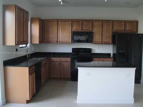 0-655 Ne 193rd St, Miami, FL, 33179-3977 | Card Image