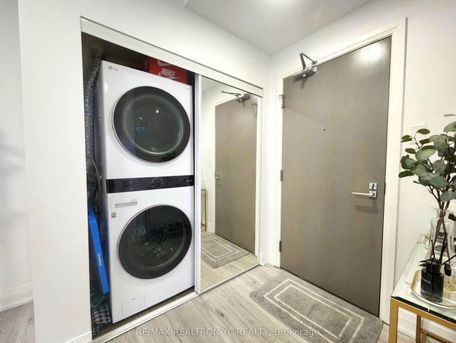1007 - 7165 Yonge St, Condo with 2 bedrooms, 1 bathrooms and 1 parking in Thornhill ON | Image 12