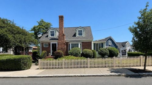 211 Grovers Ave, Winthrop, MA, 02152-1536 | Card Image