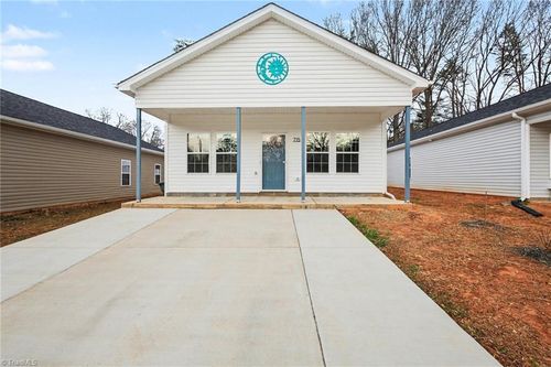 715 Meadowgreen Village Dr, Eden, NC, 27288-3670 | Card Image