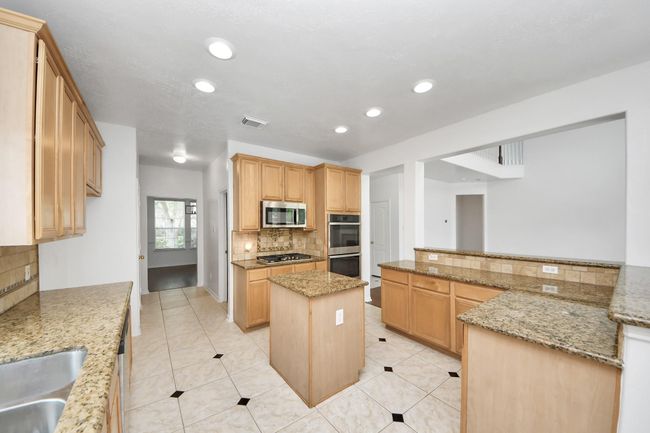 1605 Spring Glen Ln, House other with 5 bedrooms, 4 bathrooms and 2 parking in Pearland TX | Image 16