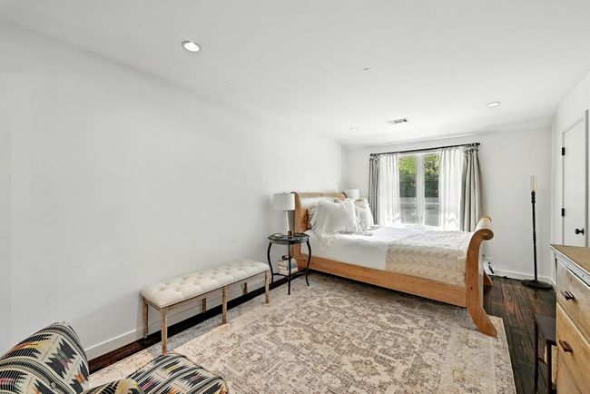 1700 S 6 Th St, House other with 3 bedrooms, 4 bathrooms and 2 parking in Austin TX | Image 23
