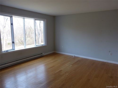 25 Liberty Corners Rd, Pine Island, NY, 10969-1616 | Card Image