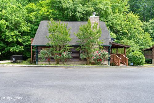 1316 Wedge Tailed Ln, Sevierville, TN, 37876-1470 | Card Image