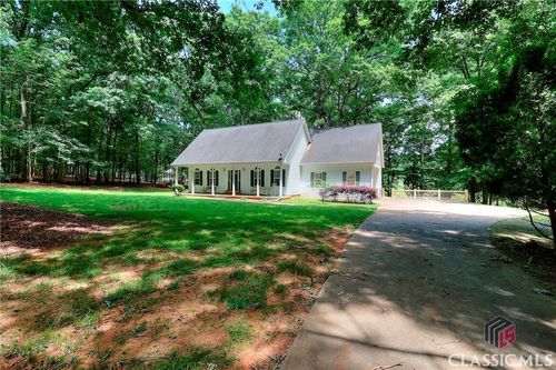 224 Red Oak Dr, Maysville, GA, 30558-5633 | Card Image