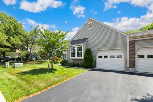 b-9 Melborn Dr, Monroe, NJ, 08831-4754 | Card Image