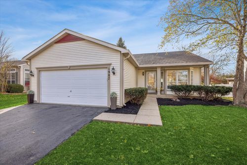 1987 Baldwin Way, Bolingbrook, IL, 60490-6551 | Card Image