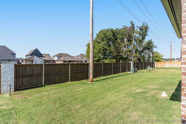 12662 S Irvington Ave, House other with 3 bedrooms, 3 bathrooms and null parking in Bixby OK | Image 44