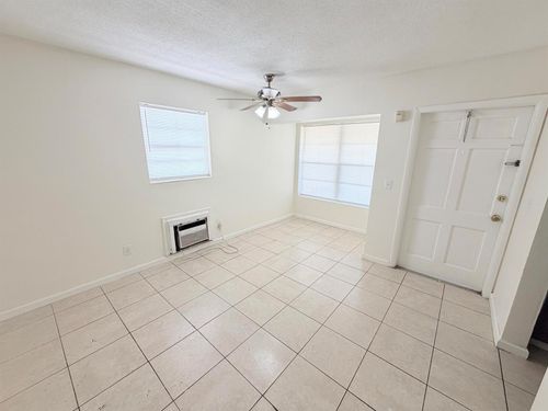 207-3030 Nw 43rd Ter, Lauderdale Lakes, FL, 33313-1937 | Card Image