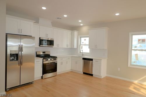 2-385 Lafayette St, Newark, NJ, 07105-2703 | Card Image
