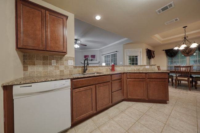 APT-1402 - 421 W Cumberland Rd, Condo with 2 bedrooms, 2 bathrooms and null parking in Tyler TX | Image 17