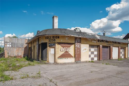 3239 W Mcnichols Rd, Detroit, MI, 48221-3042 | Card Image