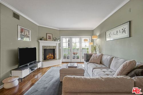 apt-106-4401 Moorpark Way, Toluca Lake, CA, 91602-2471 | Card Image