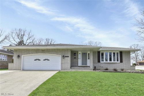 7350 Ames Rd, Parma, OH, 44129-6460 | Card Image