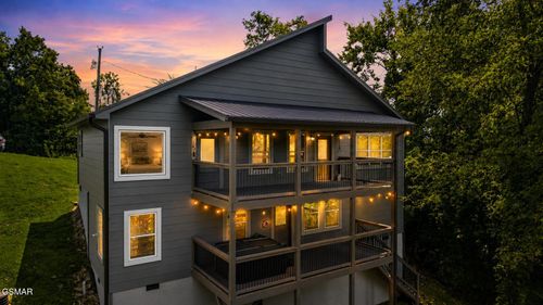 353 Oak Lake Drive Drive, Sevierville, TN, 37876 | Card Image