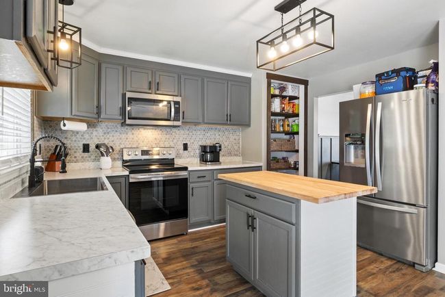265 Lakeview Dr, House other with 4 bedrooms, 4 bathrooms and null parking in Spring Grove PA | Image 17