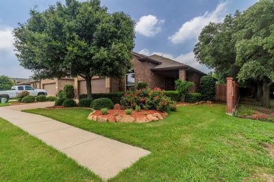 1441 Doe Meadow Drive, House other with 3 bedrooms, 2 bathrooms and null parking in Fort Worth TX | Image 2