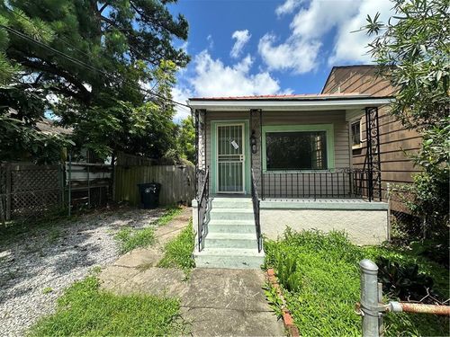 1936 Painters St, New Orleans, LA, 70117-7634 | Card Image