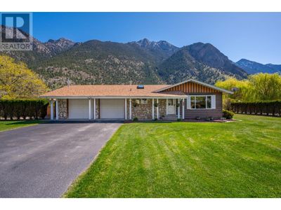 194 D'este Rd, House other with 5 bedrooms, 2 bathrooms and 2 parking in Lillooet BC | Image 2