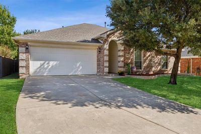 9805 Garden Court, House other with 4 bedrooms, 2 bathrooms and null parking in Denton TX | Image 2