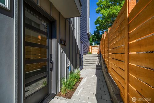 b-117 22nd Ave, Seattle, WA, 98122-6006 | Card Image