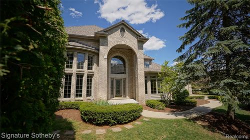 6608 Enclave Dr, Clarkston, MI, 48348-4859 | Card Image