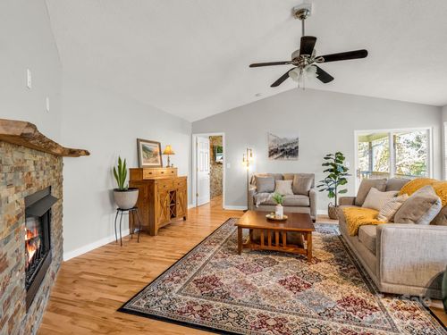 110 Creeks End Cir, Mills River, NC, 28759-4647 | Card Image