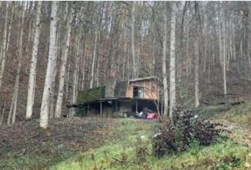 437 Shawn Howell Subdivison, Prestonsburg, KY, 41653-8940 | Card Image
