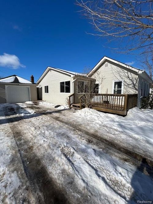 6010 Fox St, Mayville, MI, 48744-9003 | Card Image