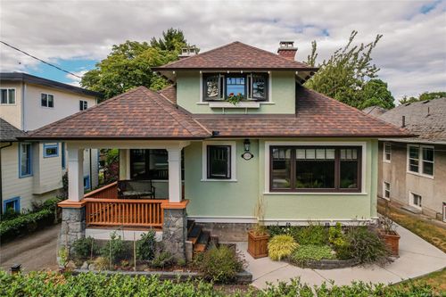 1526 Vining St, Victoria, BC, V8R1R1 | Card Image