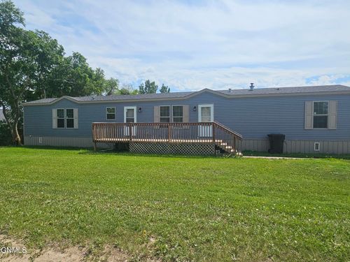 2710 7th Ave W, Williston, ND, 58801-2904 | Card Image