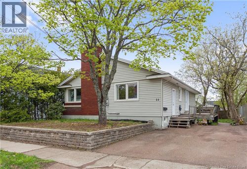 21 Reade St, Moncton, NB, E1C6S1 | Card Image