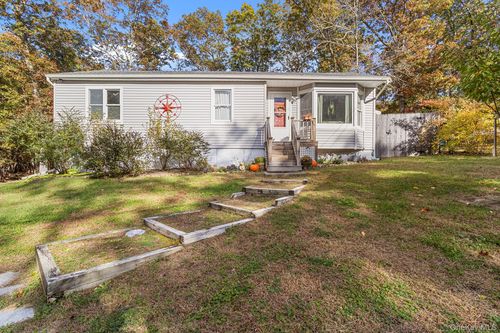 55 Newcomb Trl, Ridge, NY, 11961-2234 | Card Image