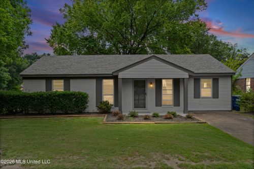 2793 Ashbriar Dr, Horn Lake, MS, 38637-1239 | Card Image