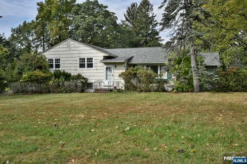 25 Orchard Dr, Upper Saddle River, NJ, 07458-1829 | Card Image