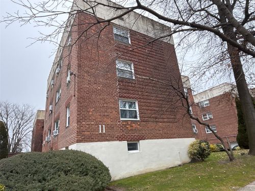 2d-11 Schenck Ave, Great Neck, NY, 11021-3606 | Card Image