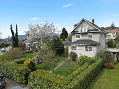 444 E 6th St, North Vancouver, BC, V7L1P9 | Card Image