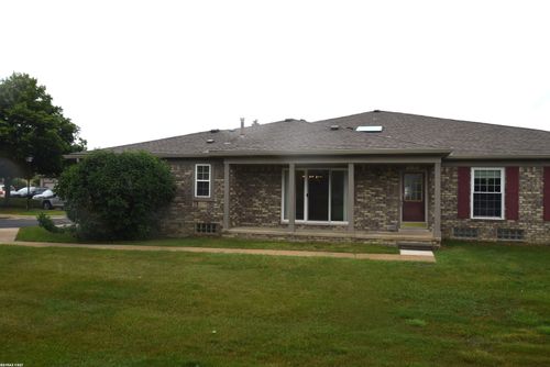 11186 Spruce Ct, Washington Township, MI, 48094-3725 | Card Image